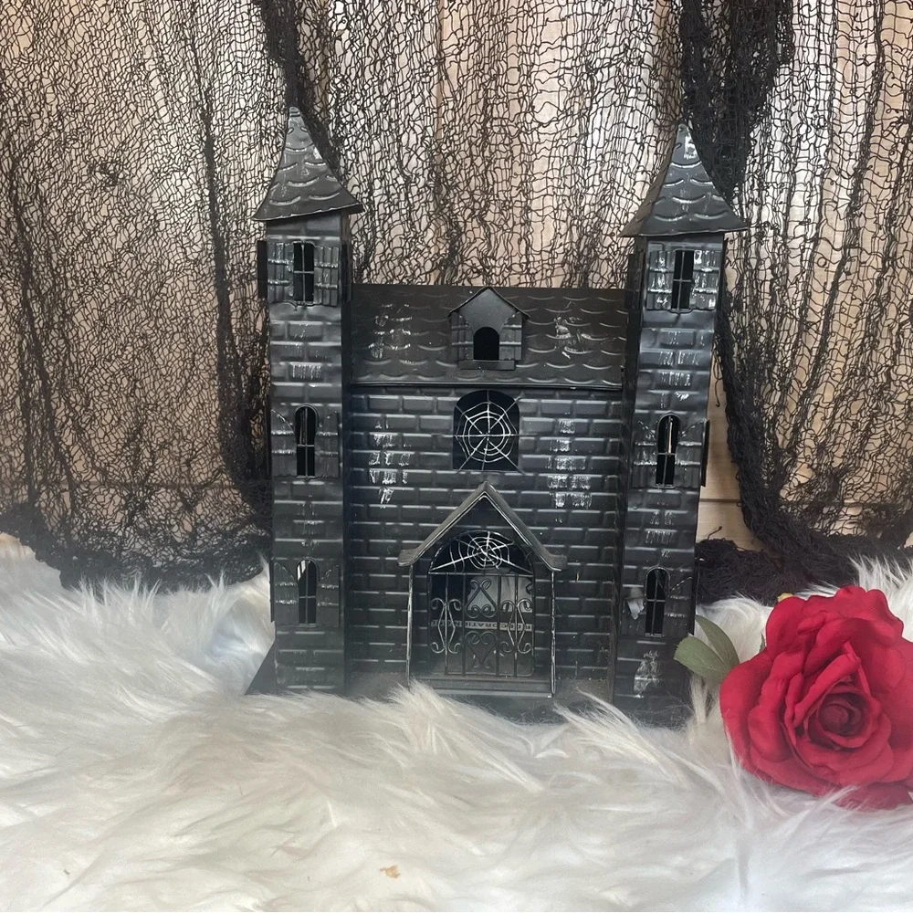 Rare VTG Halloween 2006 Target Medium Tin Haunted House